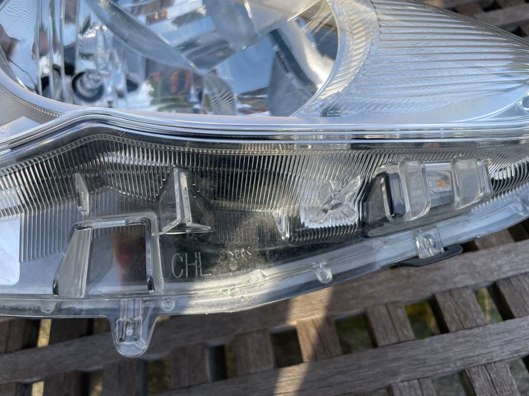NHP10 アクア　中期　右ヘッドランプ　美品　81110-52K40