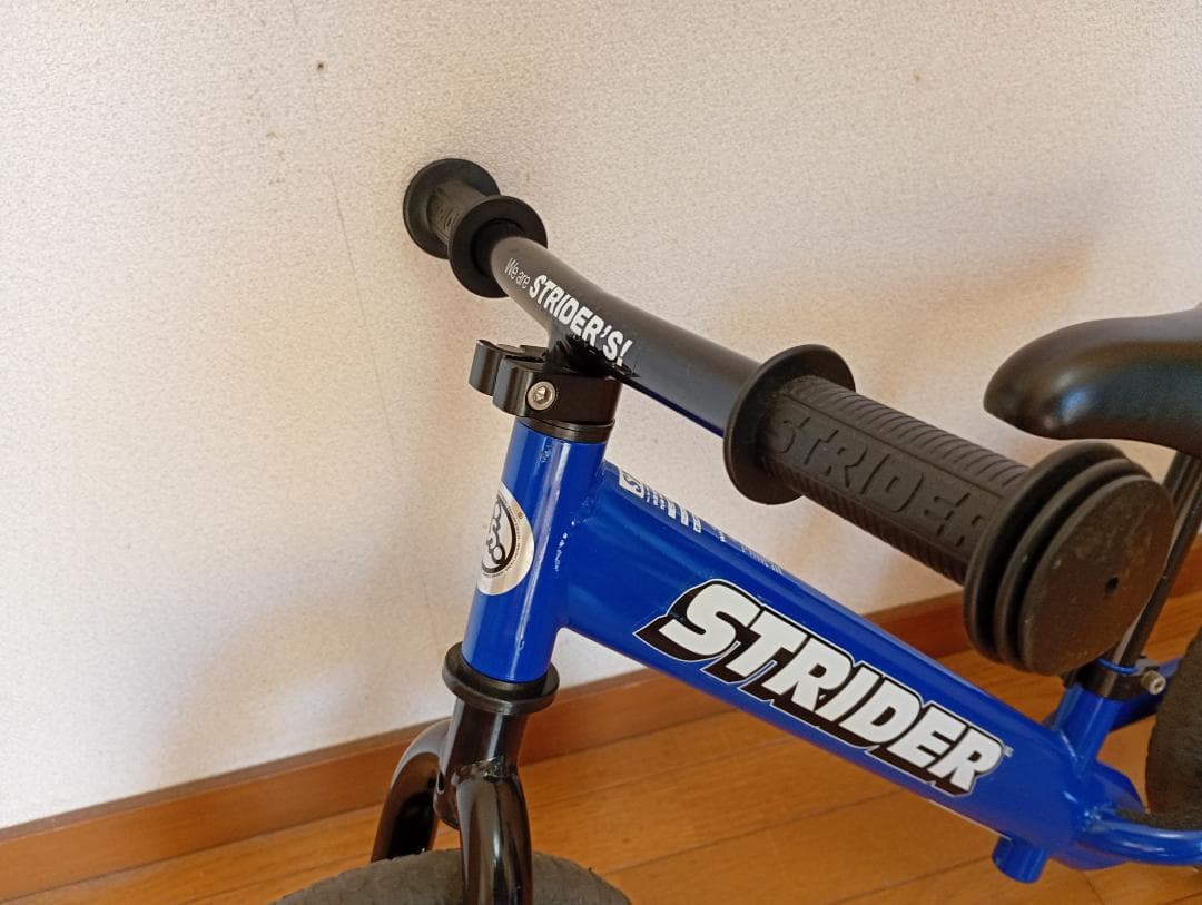 美品　STRIDER バランスバイク 12インチ ブルー