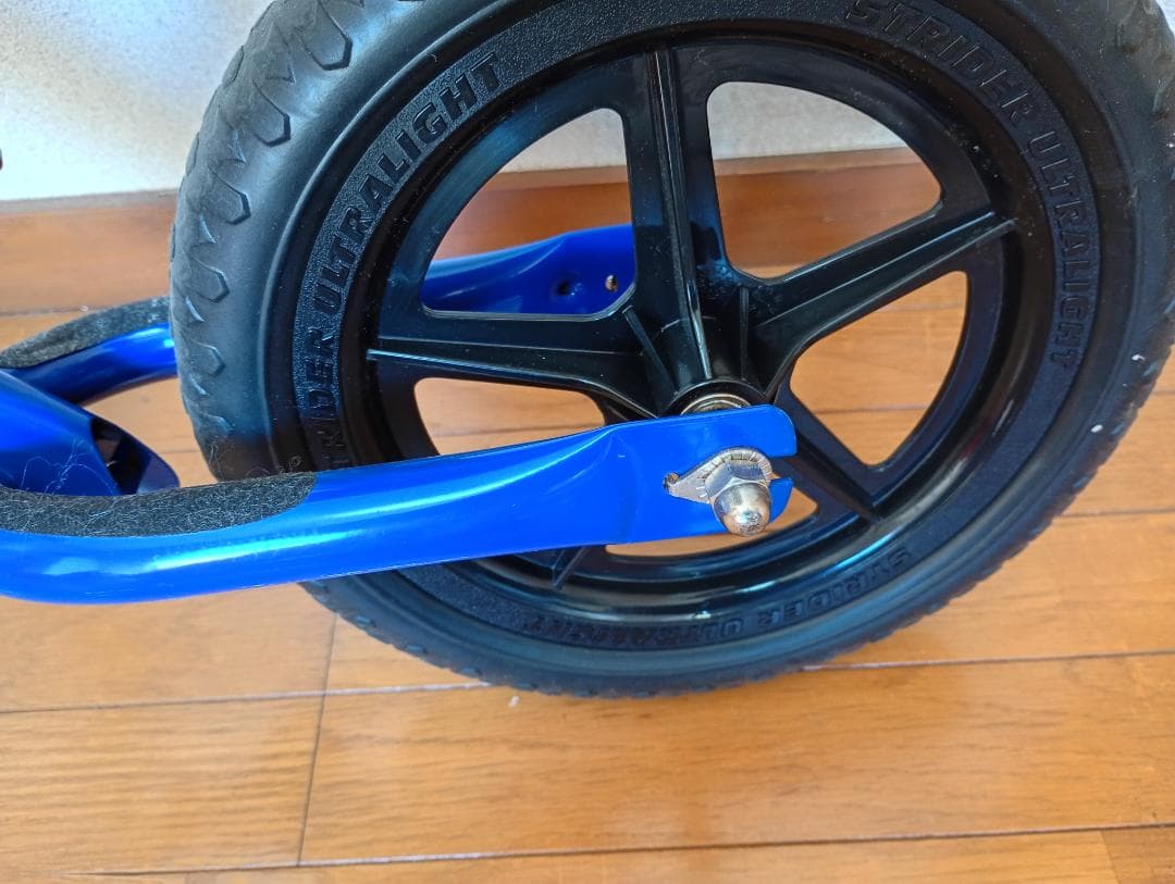 美品　STRIDER バランスバイク 12インチ ブルー
