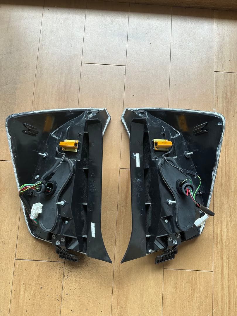 ZVW30 プリウス30 テールランプ　RGB