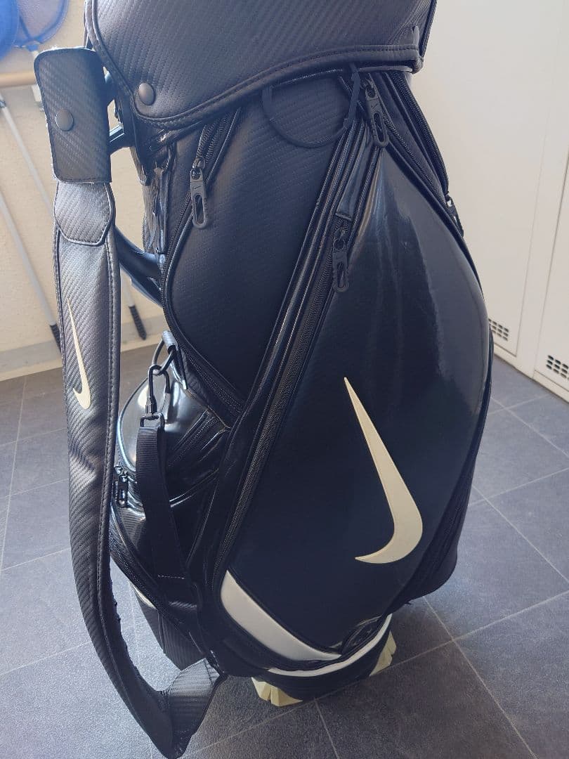 【むぎ】Nike golf キャディバッグ エナメル　ツアーモデル