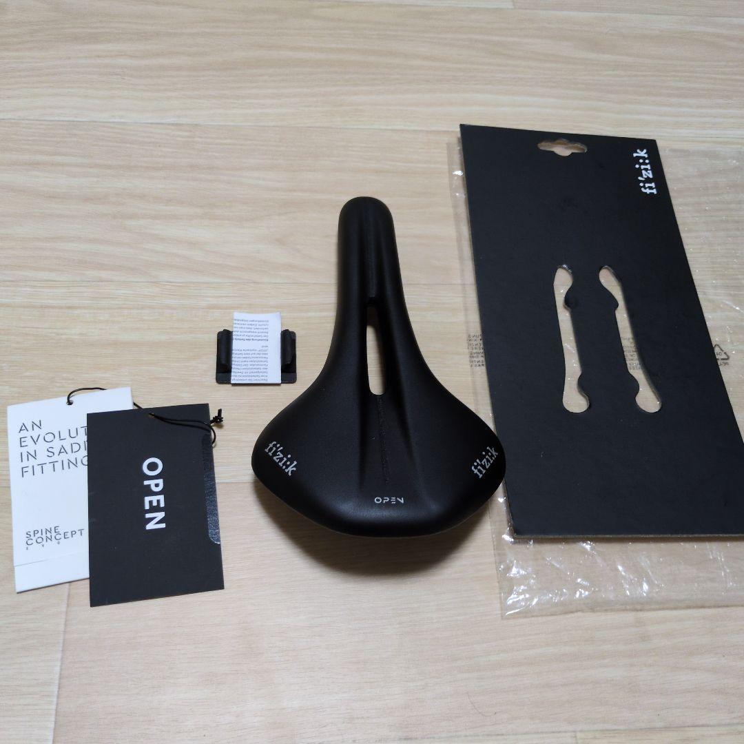 fi'zi:k Antares R5 OPEN サドル ブラック