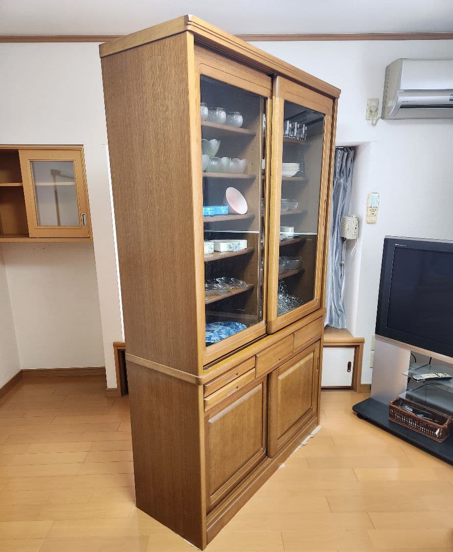 怪獣パンダ　食器棚2分割【大】食器類、ガラス.陶器【未使用品70品】