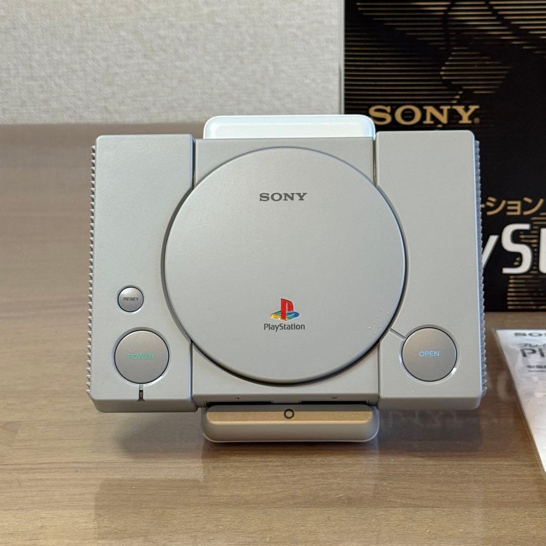 6-103【ほぼ未使用】プレイステーション クラシックミニ 箱付き