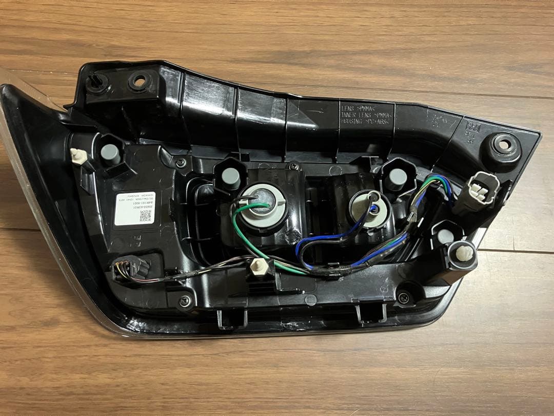 ワゴンR 右テールランプ　MH35S MH55S等