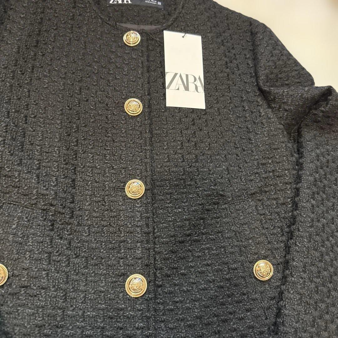 【新品タグ付き】ZARA ツイード生地　ブラックジャケット　金ボタン　Sサイズ