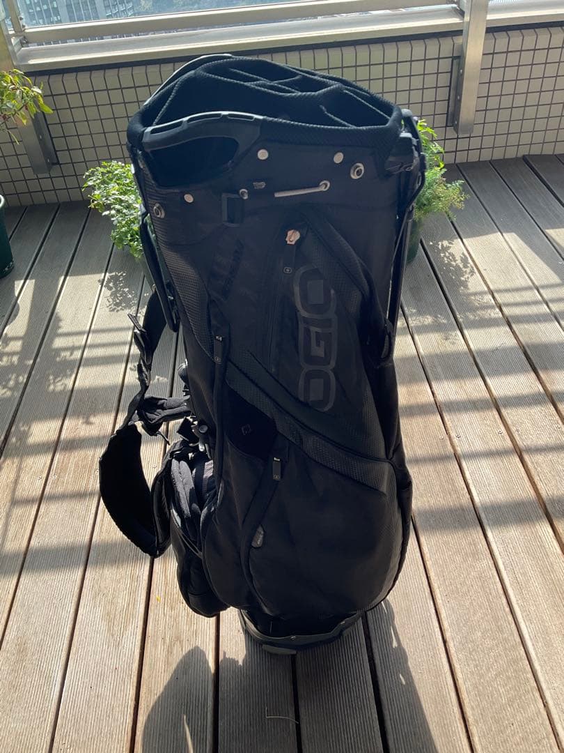 OGIO オジオ スタンド式 キャディバッグ 軽量 口枠多分割 ゴルフバッグ