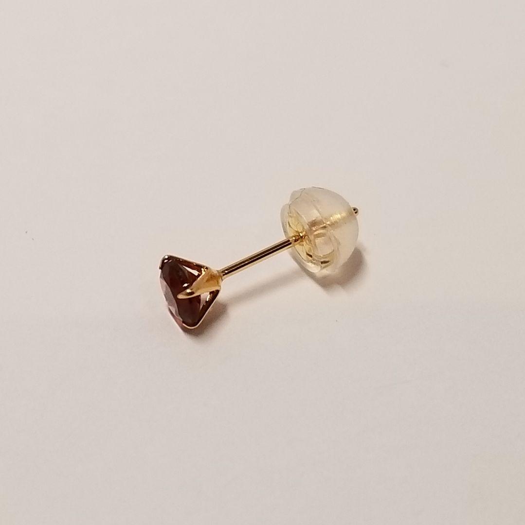 新品　K18　天然石　ガーネットピアス　両耳分