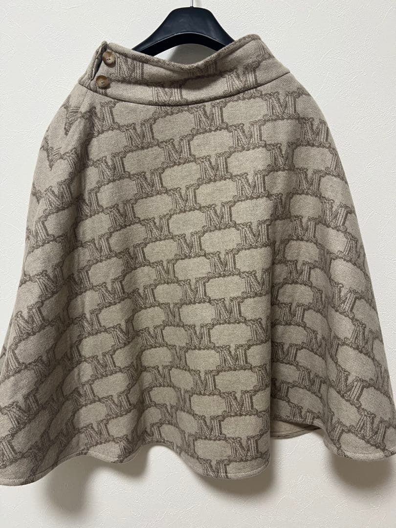 新品　MaxMara ベージュ ポンチョ 04