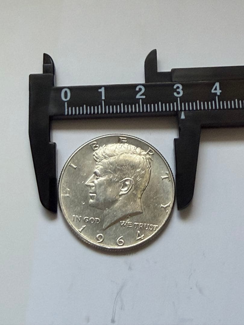 【1964年】ケネディハーフダラー銀貨1枚　フィラデルフィア鋳造　美品