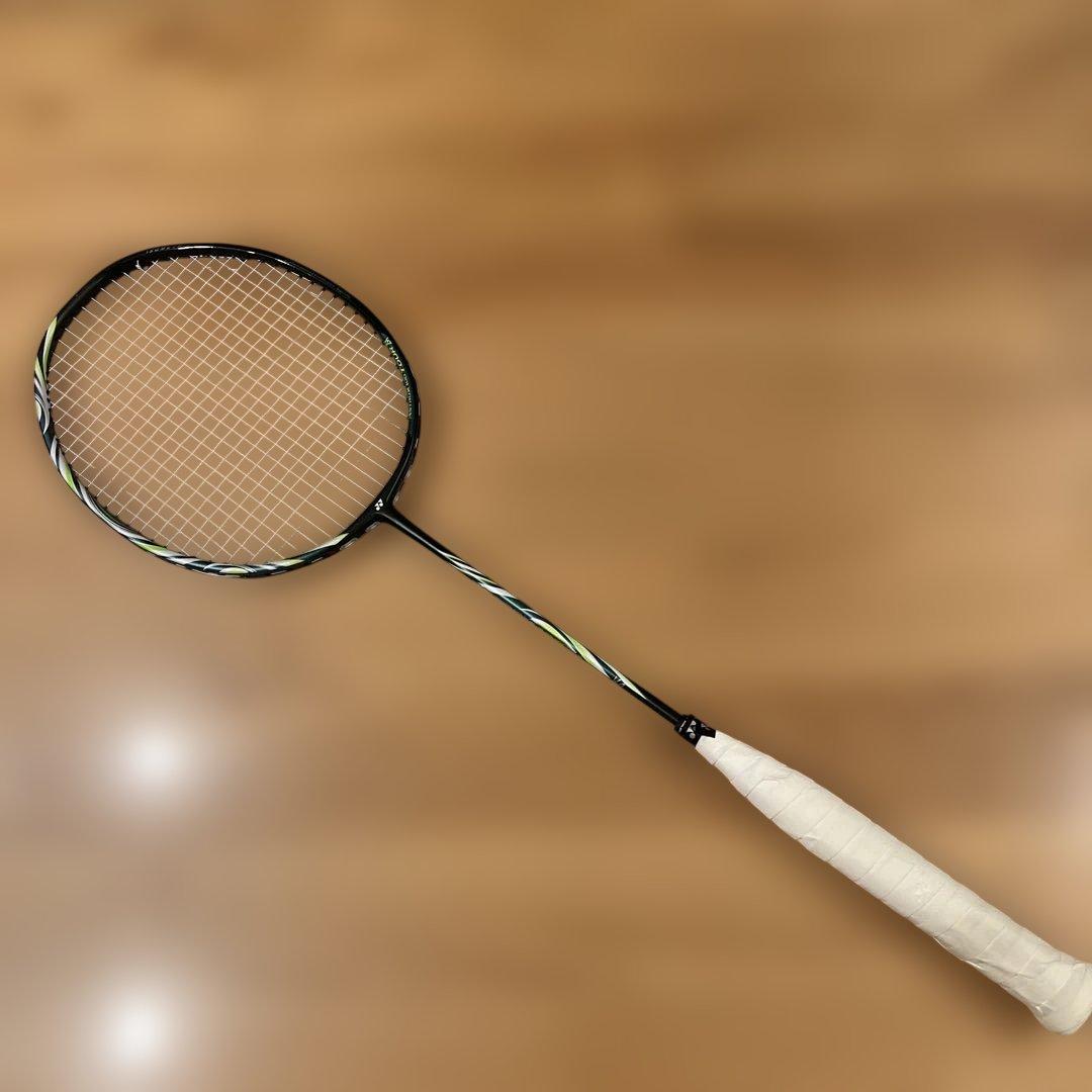 Yonex アストロクス100ツアー VA 4UG5 ケース付き