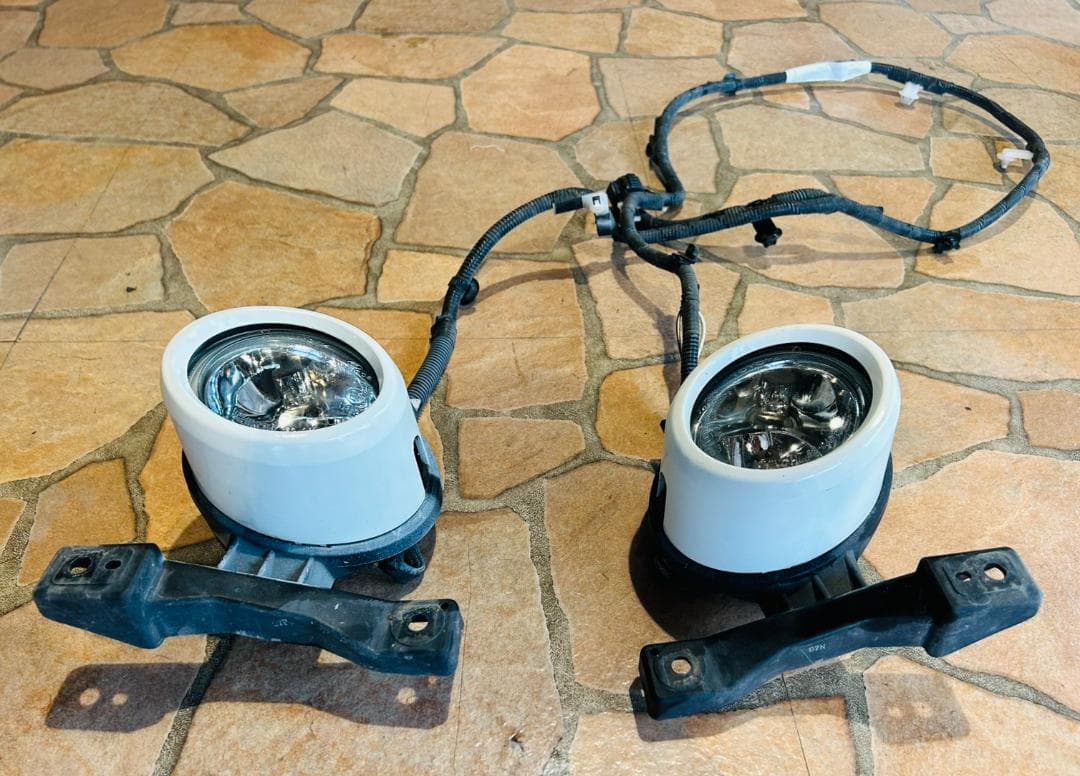ハイエース　ワイド　標準 1型２型　トヨタ純正フォグランプ　左右セット