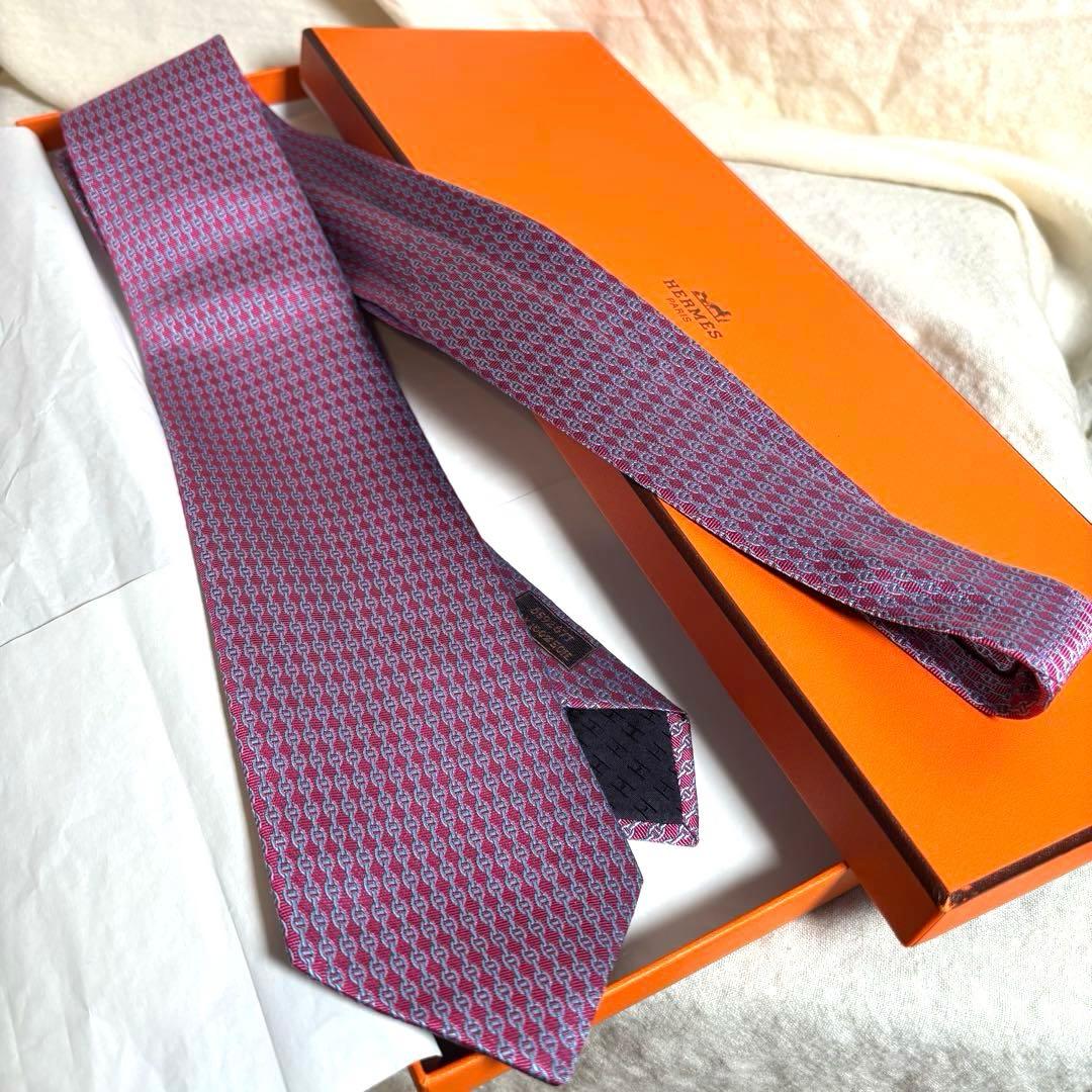 エルメスHERMES✨ヘリンボーン幾何学模様 ブランドネクタイ高級シルク　ピンク