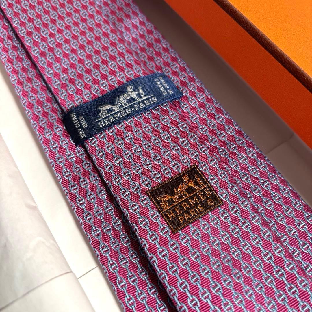 エルメスHERMES✨ヘリンボーン幾何学模様 ブランドネクタイ高級シルク　ピンク