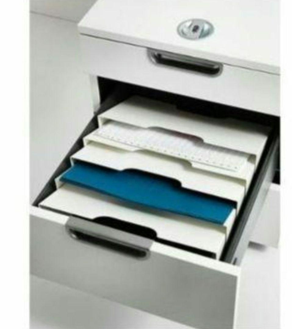 未使用品《IKEA》KVISSLE クヴィッスレ マガジンラック 廃盤品 白