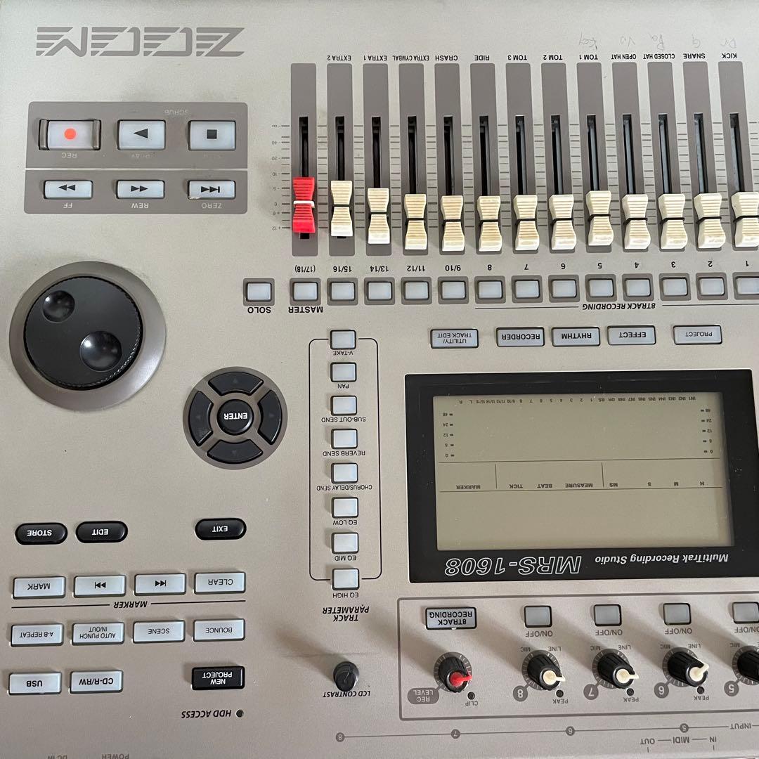 ZOOM MRS-1608 マルチトラックレコーディングスタジオ /ケース付き