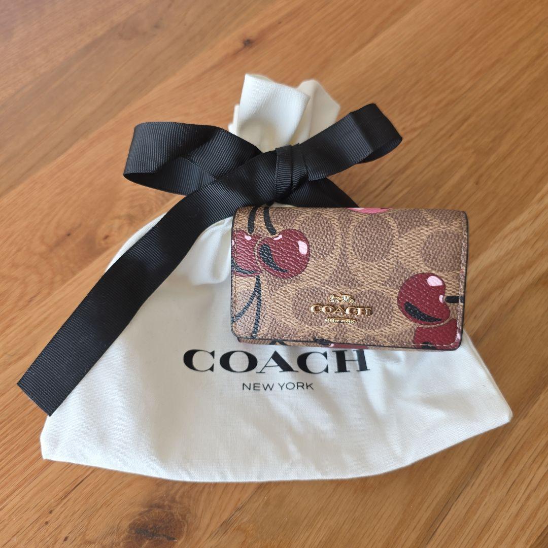 COACH チェリー柄 レザーキーケース
