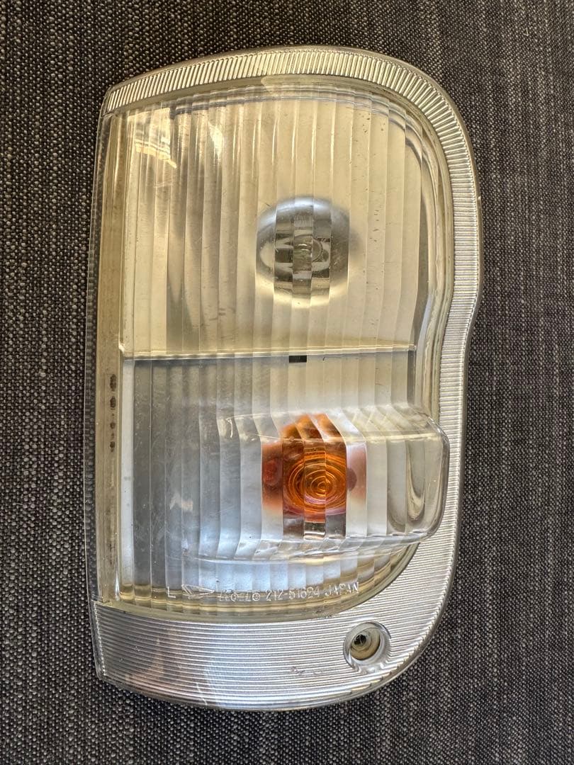 S200P ヘッドライト（左右）と方向指示器（左右）