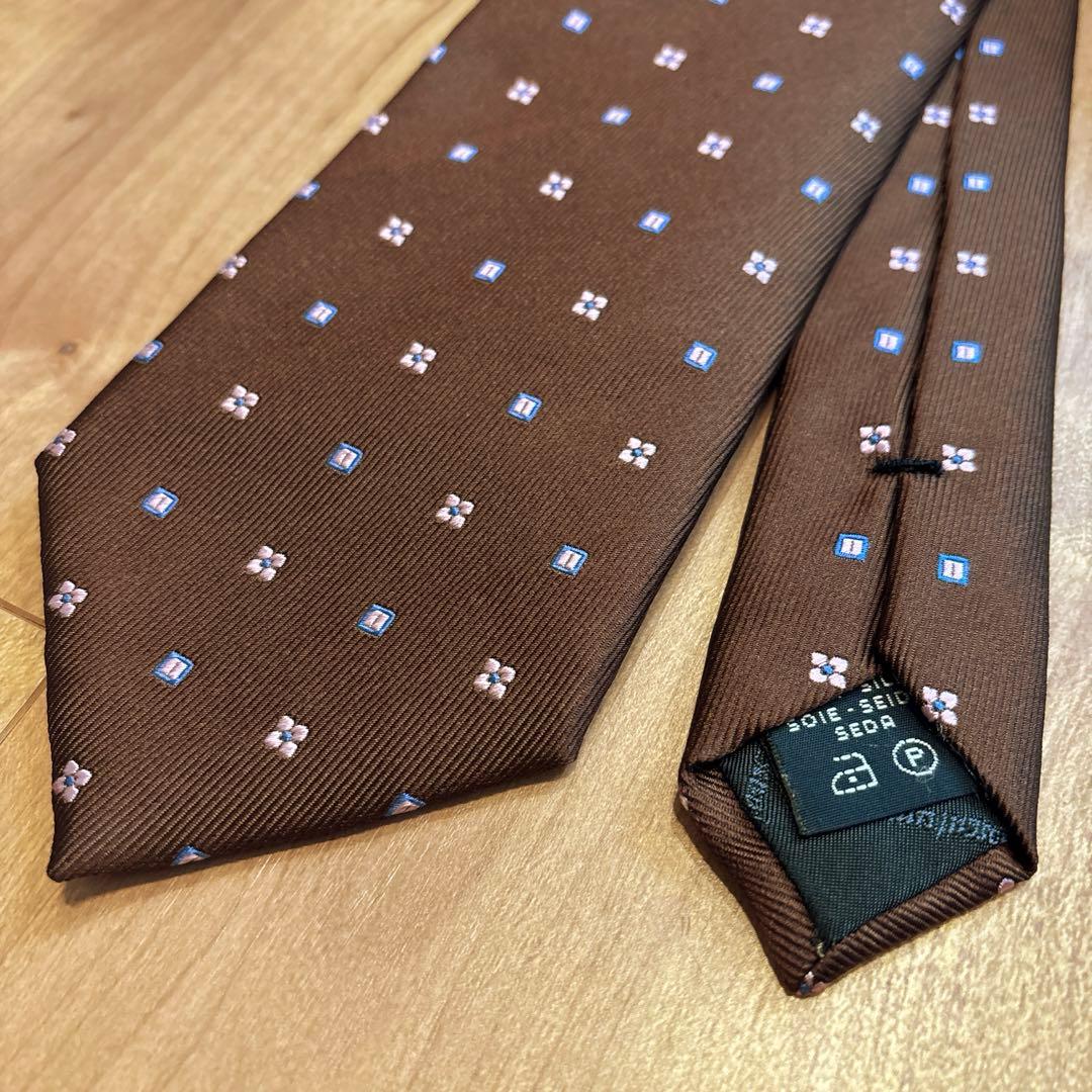 バーニーズ　アクアスキュータム◇小紋柄　ネクタイ