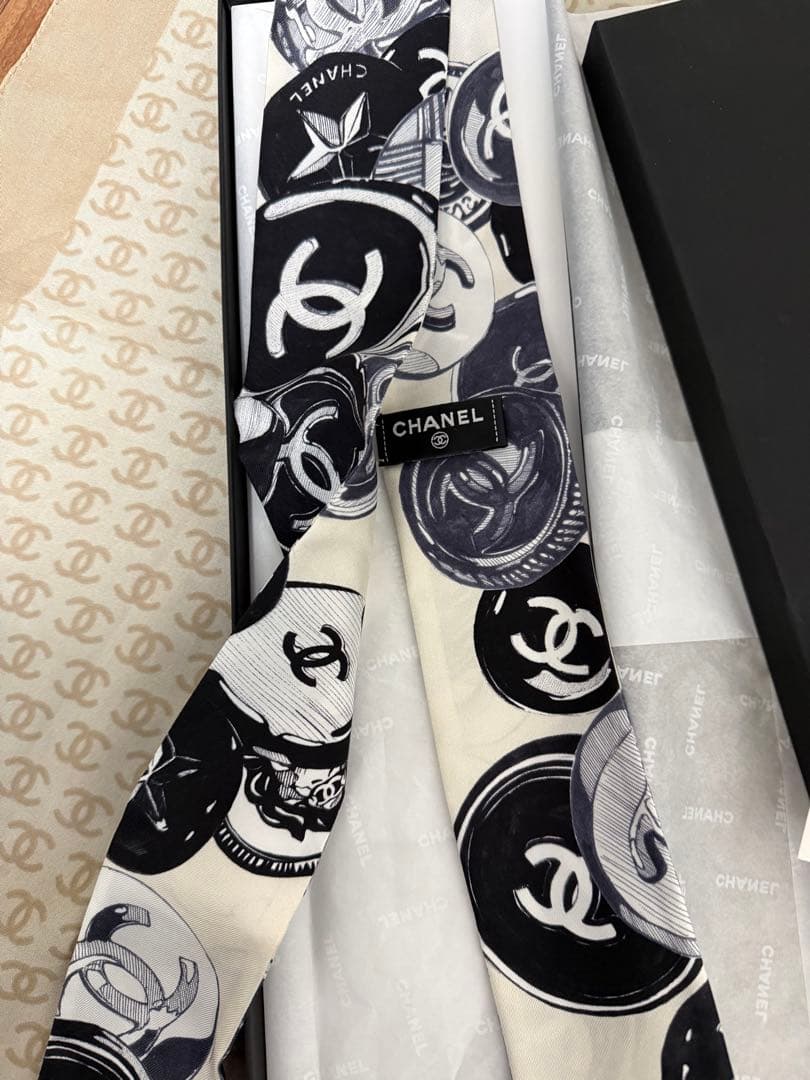 CHANEL シルクバンダナ ロゴプリント新品未使用