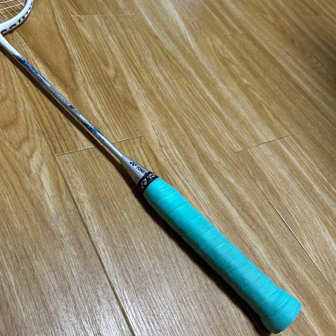 【美品】ヨネックス NANOFLARE 10BPバドミントン ラケット　4UG5