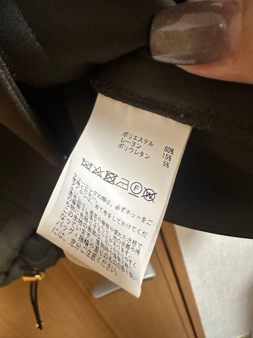 フード付きパーカー