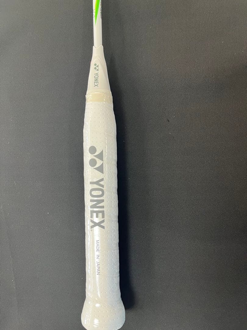 4ug6 アストロクス100ZVA 新品　バドミントン　ラケット