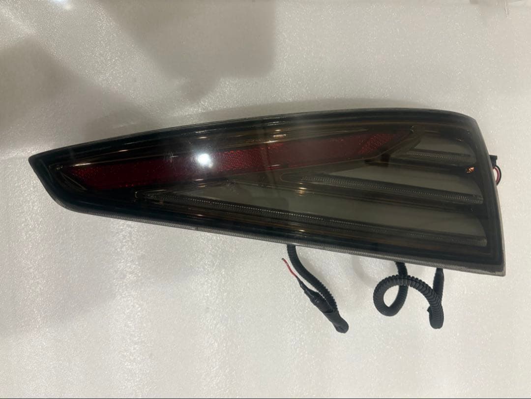 50プリウス　前期　ヴァレンティテールランプ　シーケンシャル　LEDテール