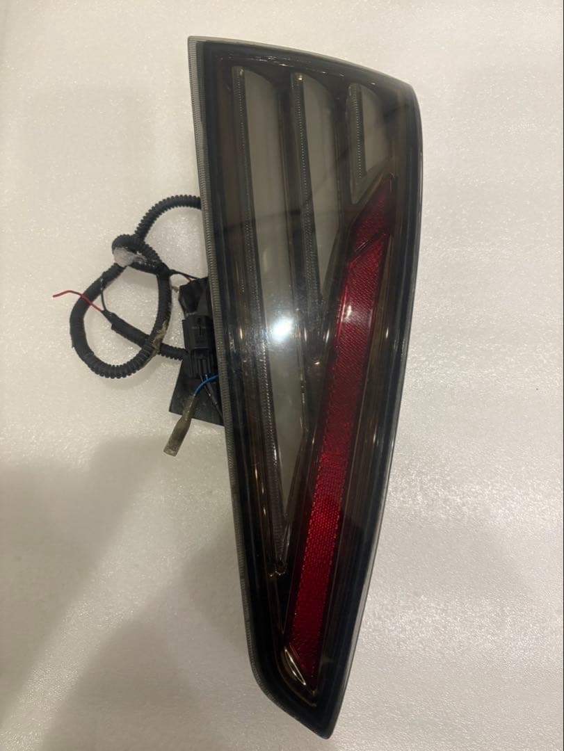 50プリウス　前期　ヴァレンティテールランプ　シーケンシャル　LEDテール