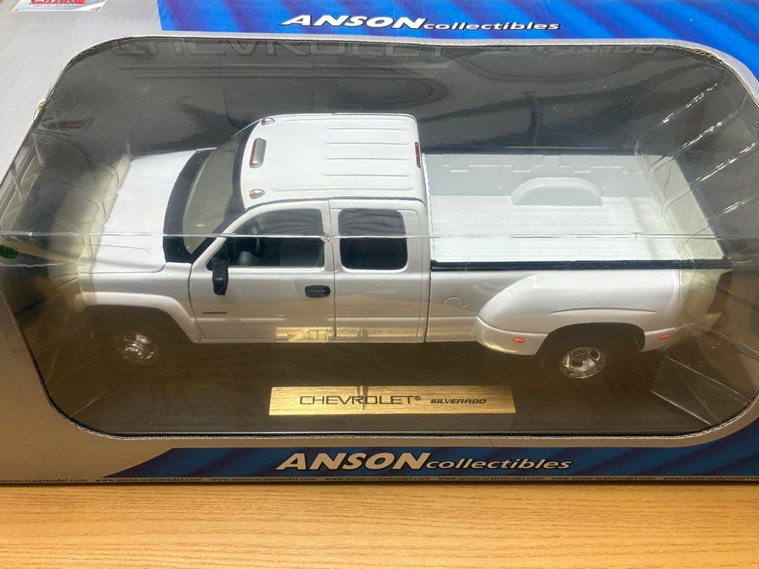 ✰*✰様 Anson製のシボレー・シルバラード 3500 デューリー