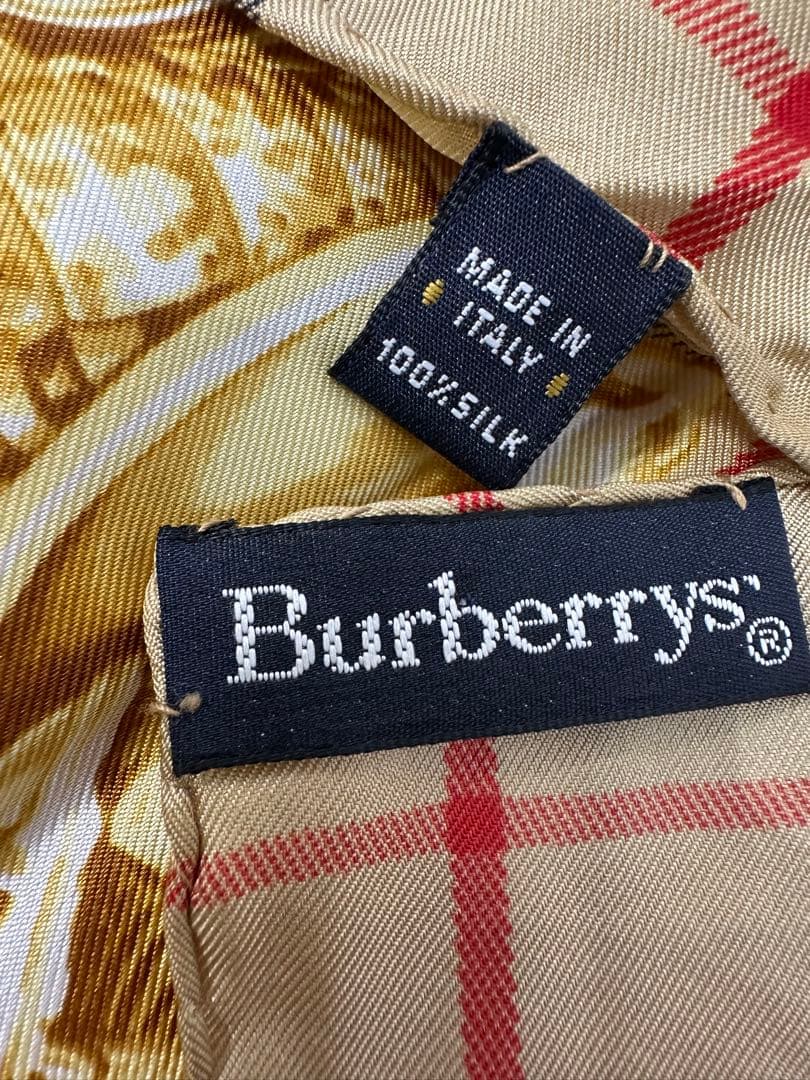 Burberrys 貝殻柄 シルクスカーフ