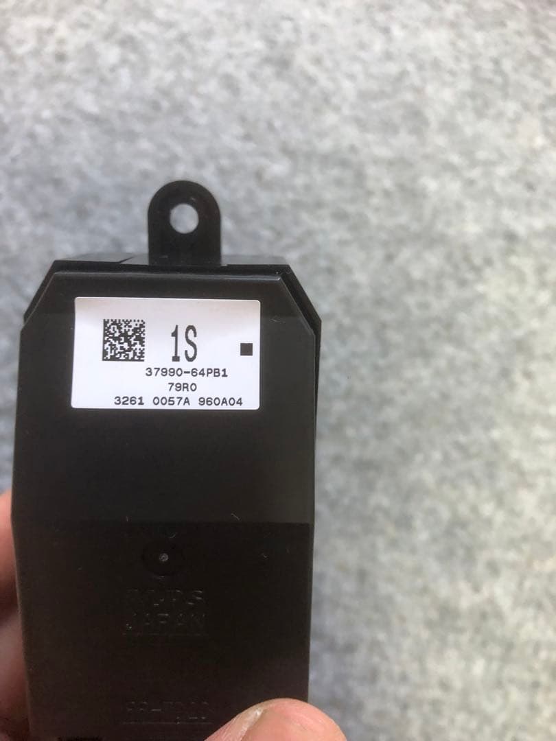 スズキ　エブリィ　DA17V DA17W パワーウインドウメインスイッチ