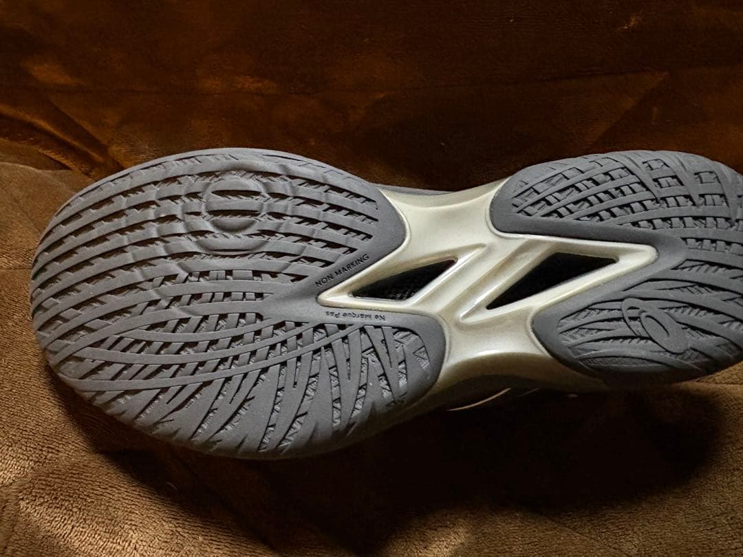 ASICS バスケットボールシューズ
