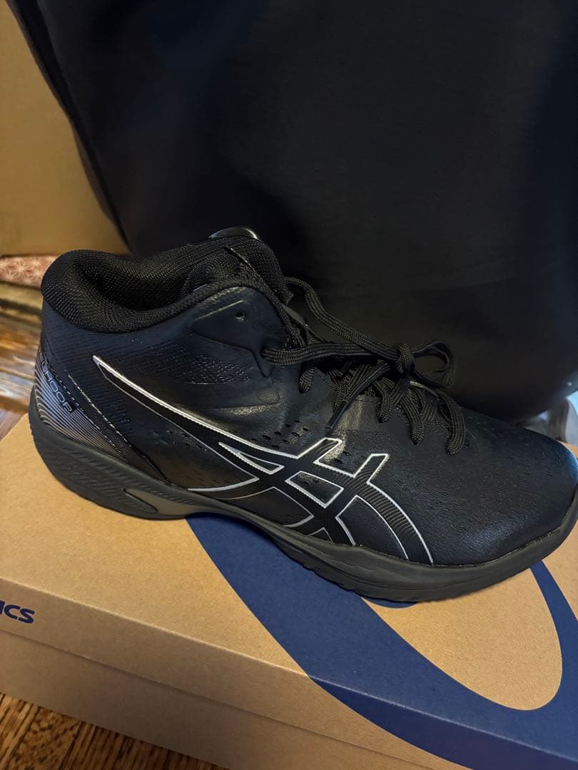 ASICS バスケットボールシューズ
