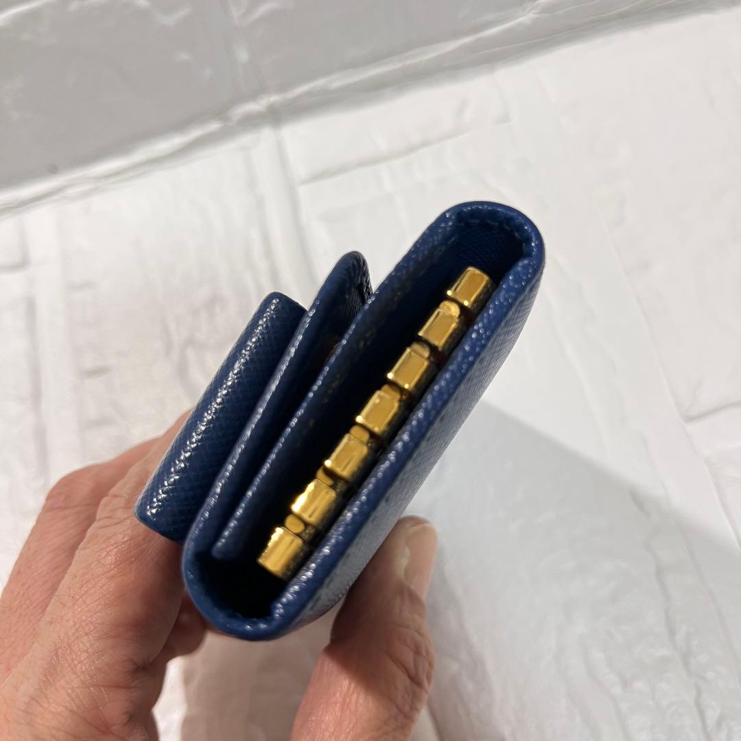 美品✨PRADA キーケース　フィオッコ　ネイビー　メタルロゴ　6連