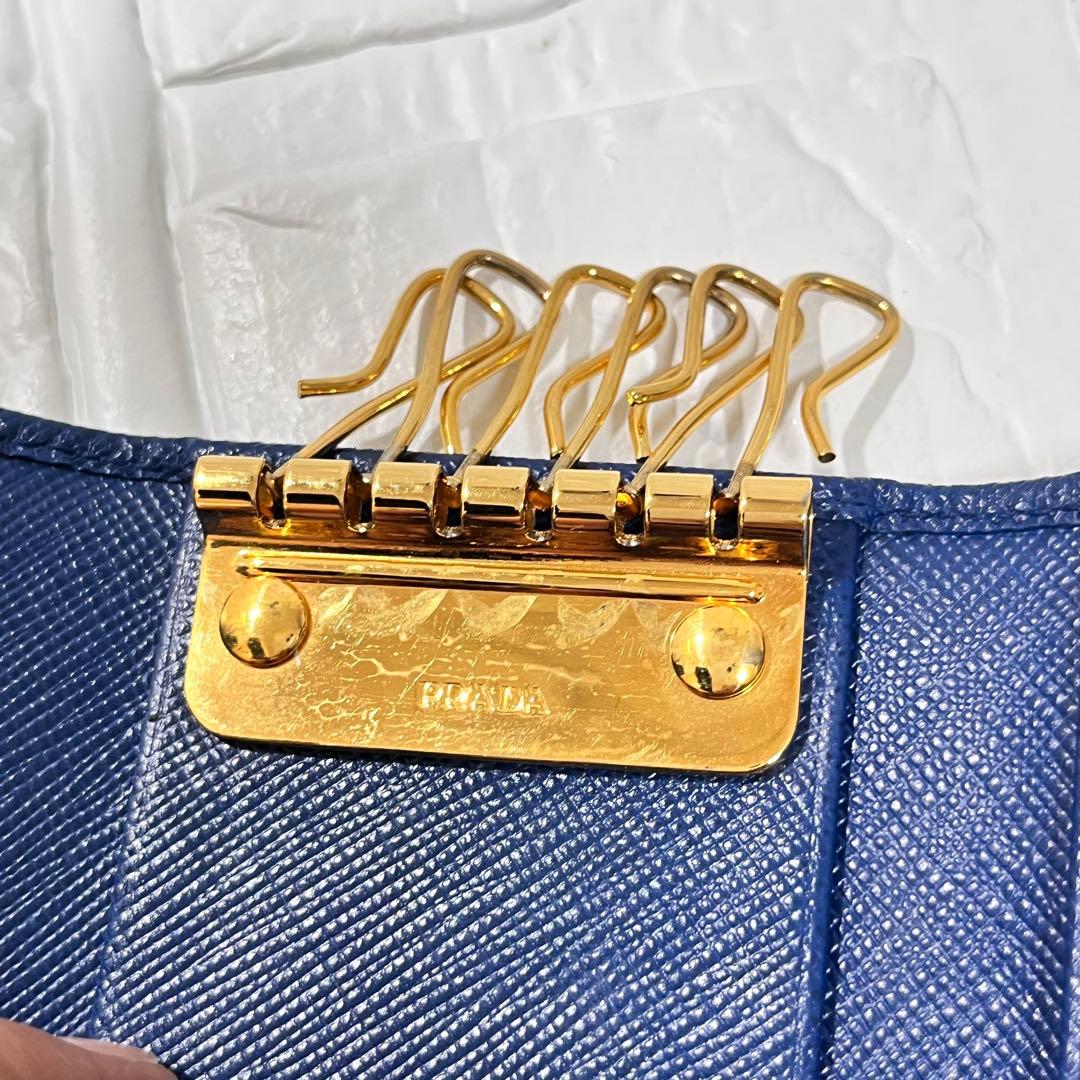 美品✨PRADA キーケース　フィオッコ　ネイビー　メタルロゴ　6連