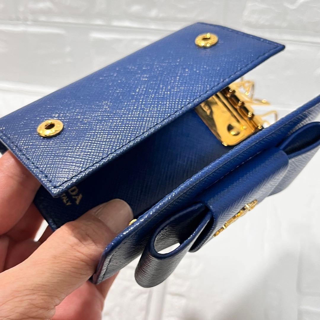 美品✨PRADA キーケース　フィオッコ　ネイビー　メタルロゴ　6連