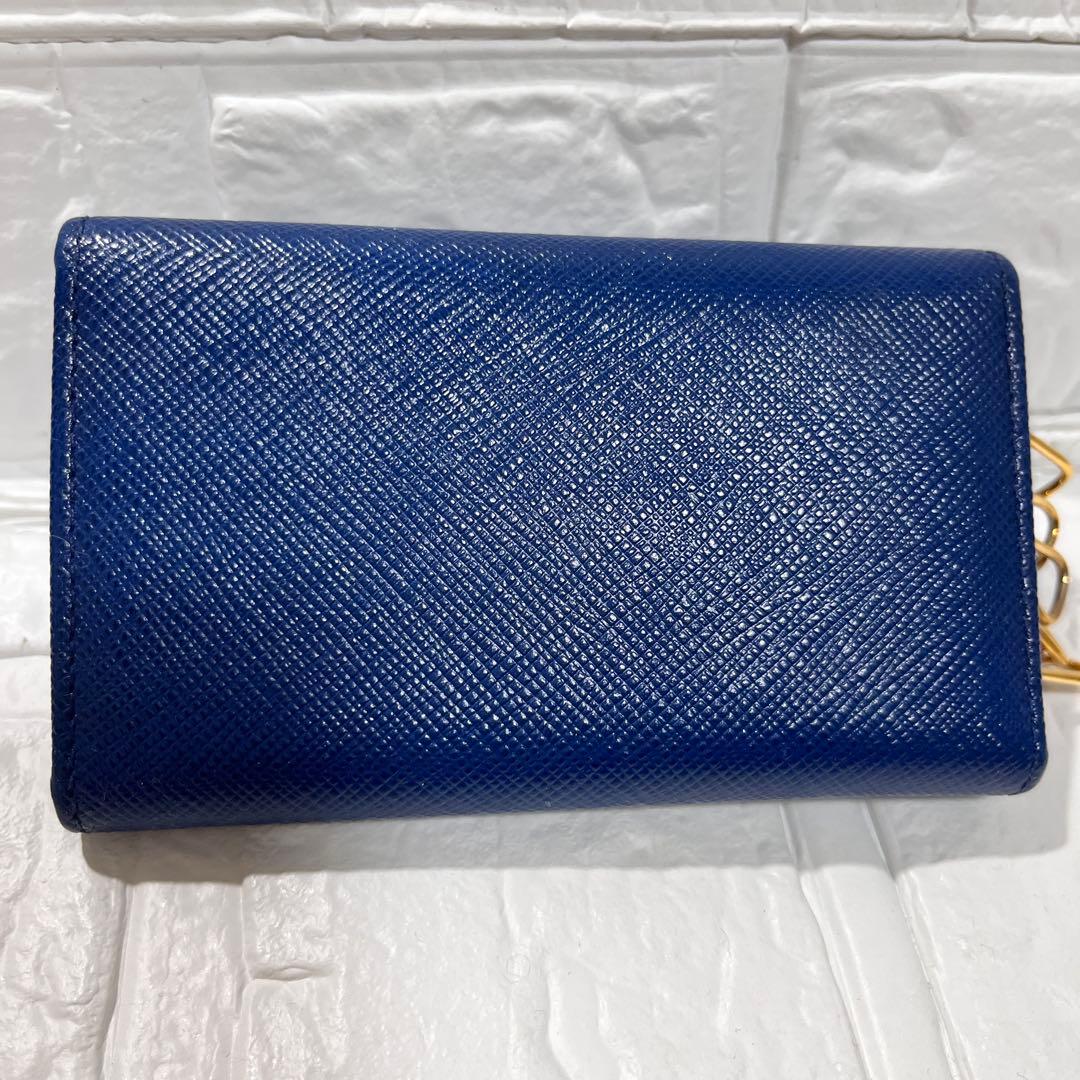 美品✨PRADA キーケース　フィオッコ　ネイビー　メタルロゴ　6連