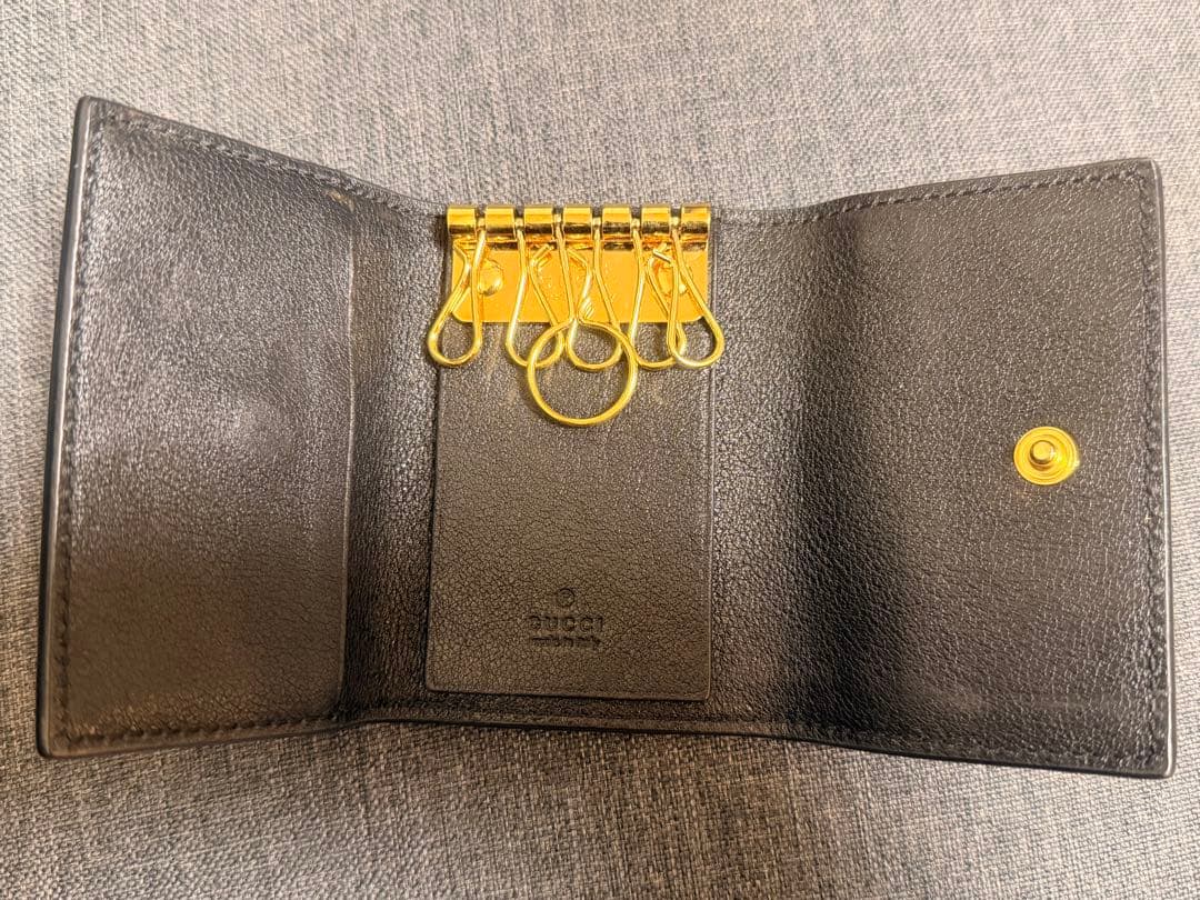 GUCCI ブラックレザー キーケース