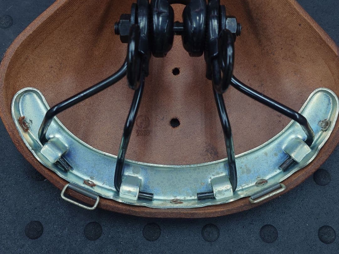 藤田サドル　Belt　レザーサドル　デッドストック品