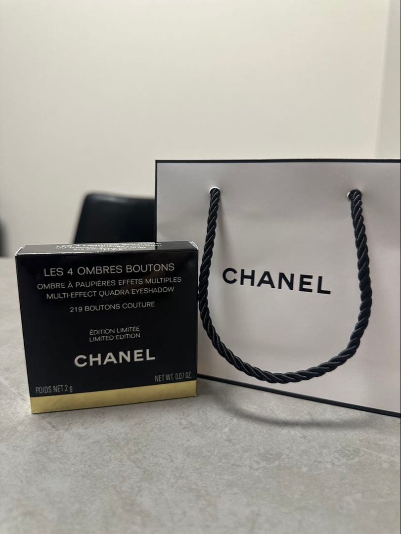 CHANEL アイシャドウパレット　レキャトルオンブルブトン219