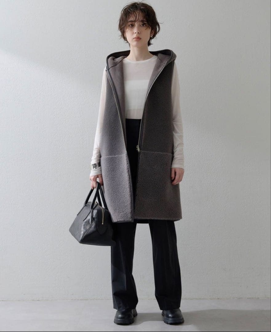 【新品タグ付】THE PAUSE ボアフードロングジレ Whim Gazette