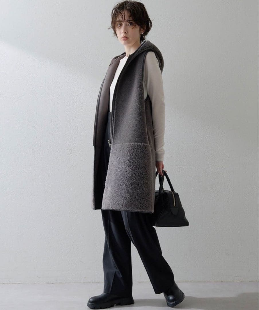 【新品タグ付】THE PAUSE ボアフードロングジレ Whim Gazette