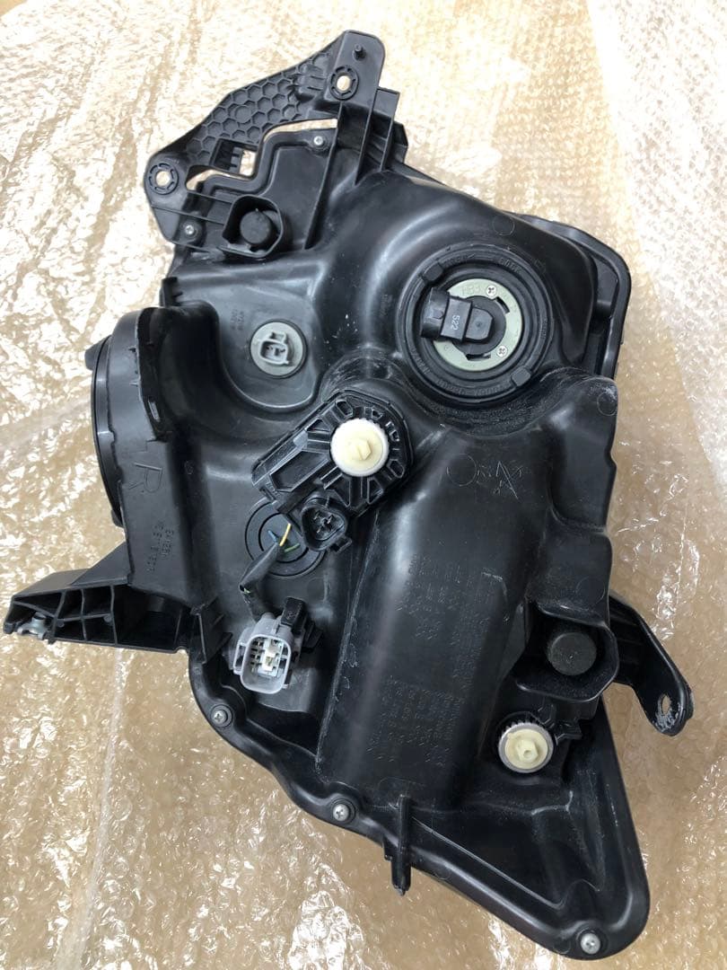 ダイハツ タント カスタム LA600S 純正 右 ヘッドライト 右側 即取付け