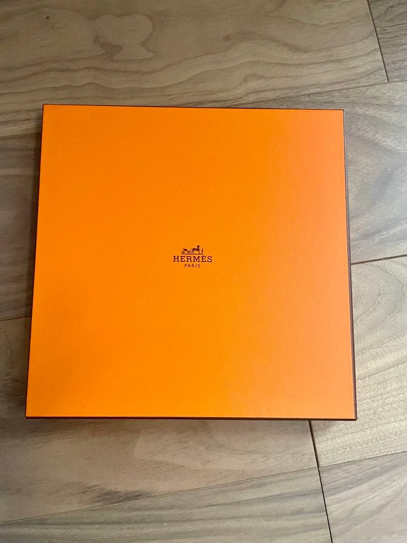 Hermès エルメス カレ90 アリスシャーリー　スカーフ