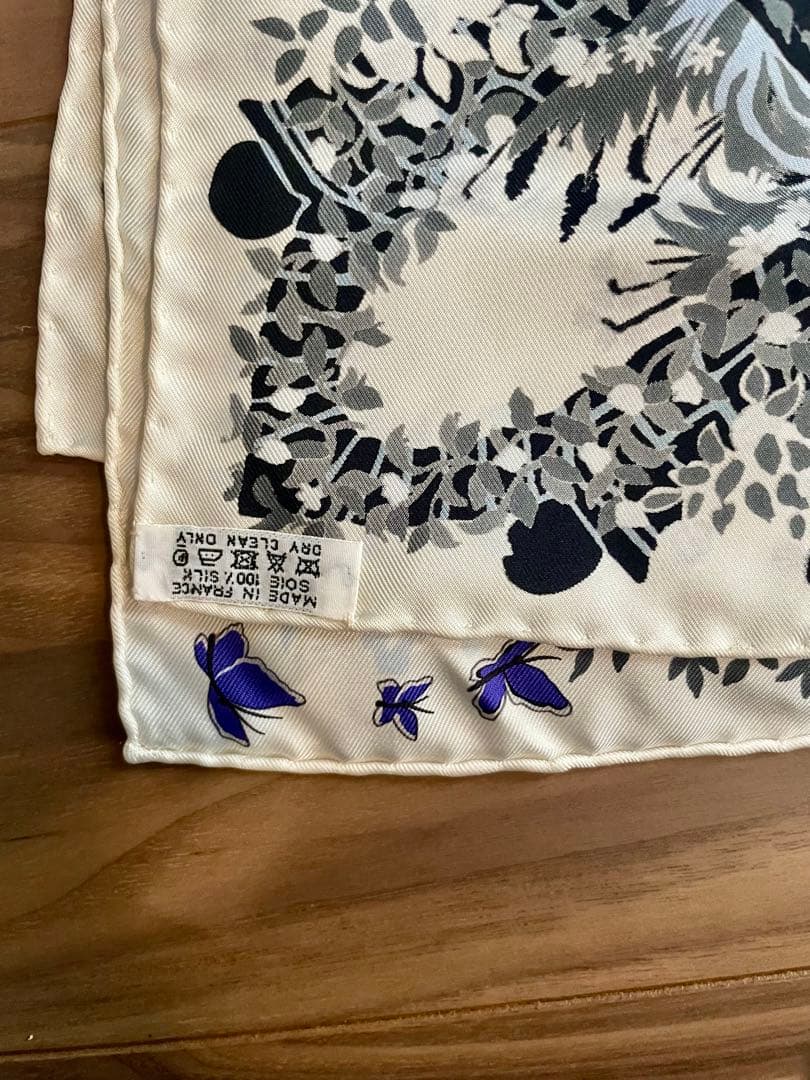 Hermès エルメス カレ90 アリスシャーリー　スカーフ