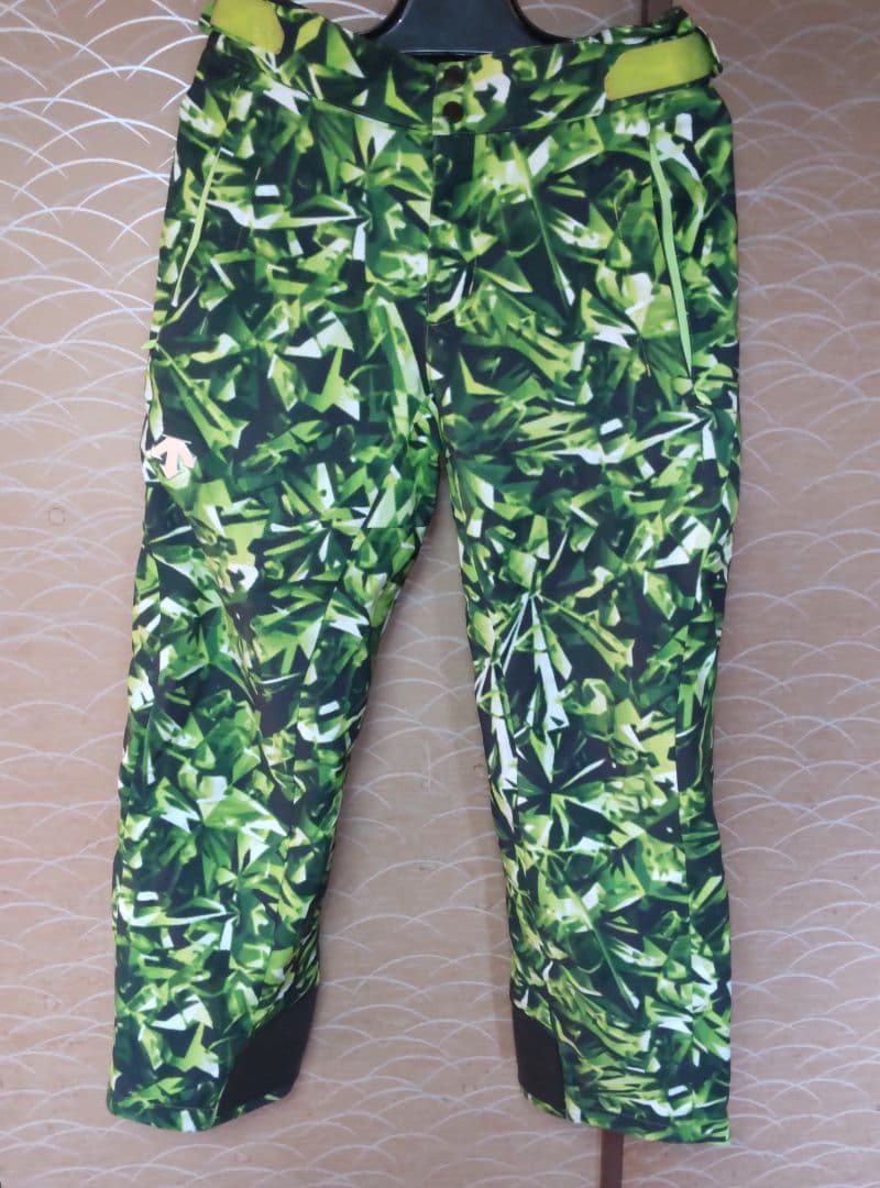 極美良品
DESCENT デサント ウエア 上下
サイズ S