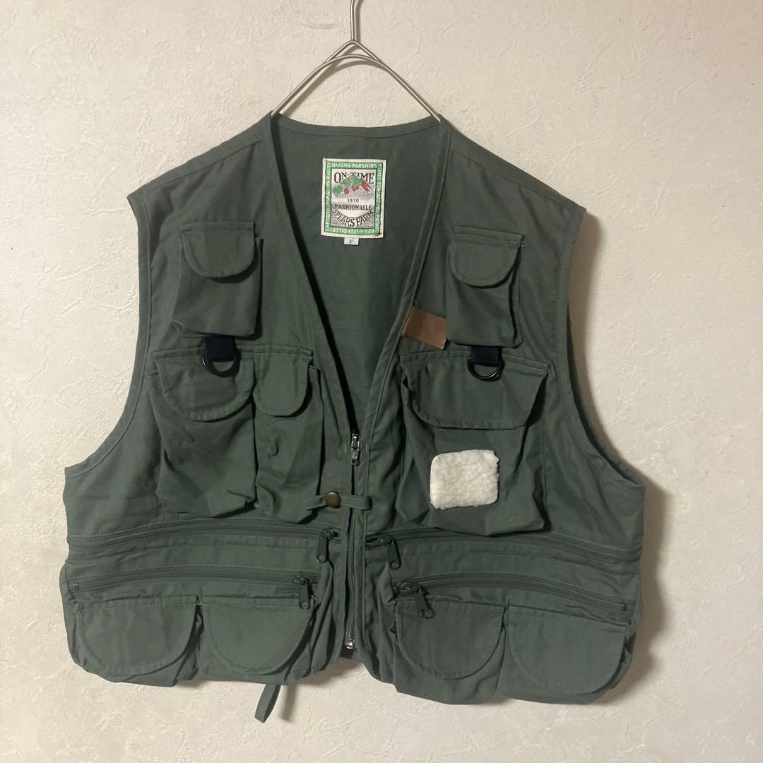 【ベスト】フィシング　カーキ　ポケット多数　レトロ　アウトドアか　使用感　古着
