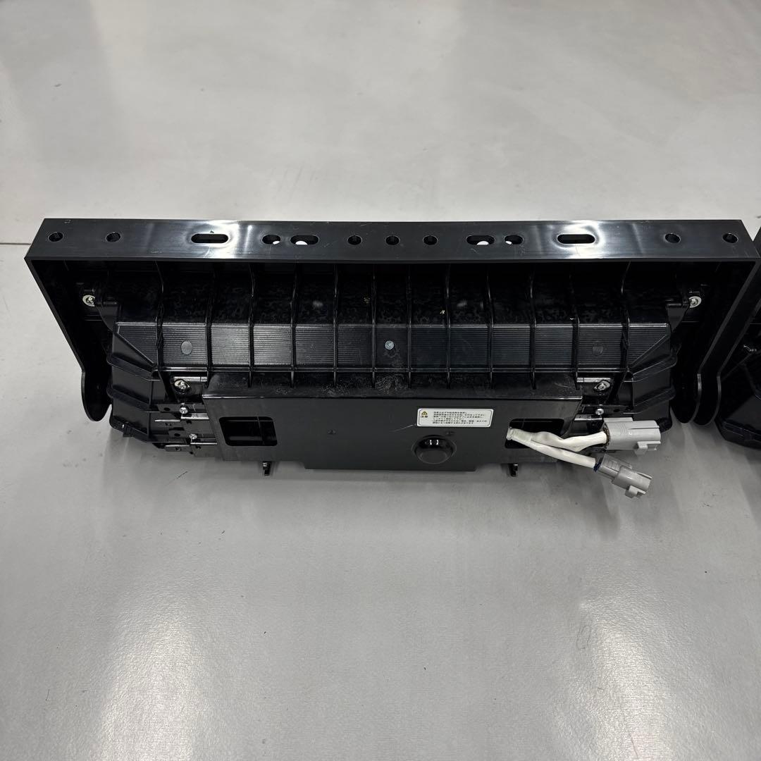 小糸製作所トラック用オールLEDリアコンビネーションランプ3連タイプ