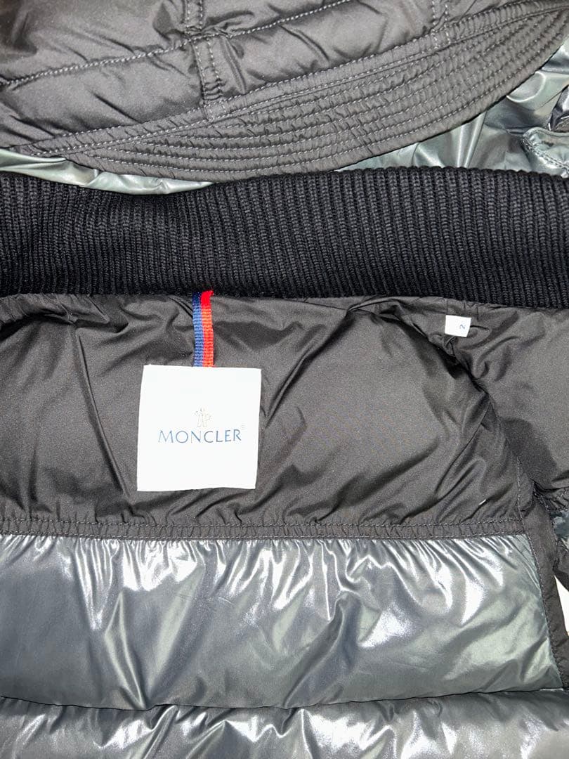【美品】MONCLER モンクレール ダウンベスト 黒 サイズ2 フード付